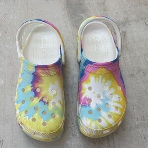 CROCS Tie-Dye Classic Clog in Yellow Blue Pink Green